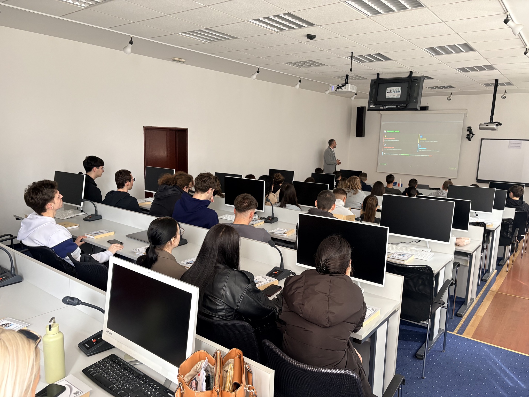 Zgrada Veleučilišta Marko Marulić u Kninu Zgrada Veleučilišta Marko Marulić u Kninu